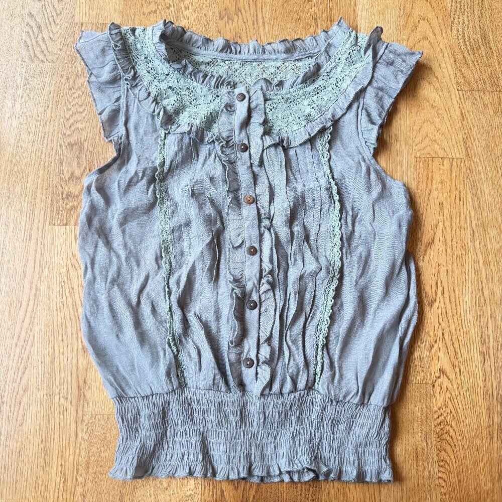 Mine Gray Ruffle Lace Top Size Medium